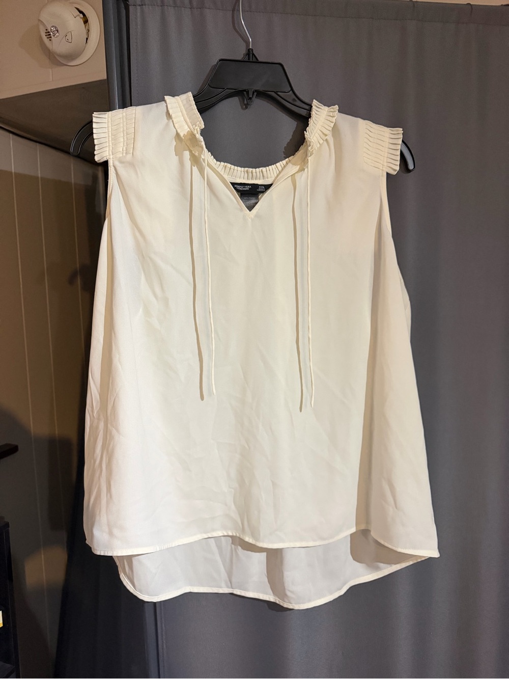 Simply Vera Vera Wang Cream Ruffled Tie-Neck Sleeveless Blouse